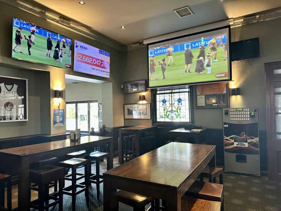 Lounge Bar - watch the games live